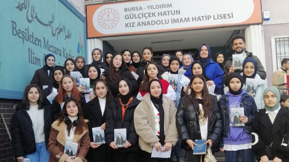 Etkinliklerde dereceye giren öğrencilere ödül töreni