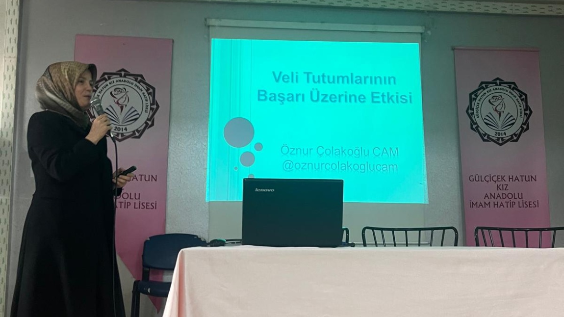 Yazar Öznur Çolakoğlu Cam hocamızı misafir ettik